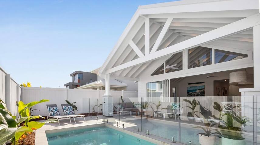 Gone Coastal gallery image 3