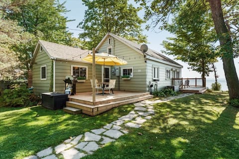 Lakefront Lake Erie Escape | Hot Tub, Sunset Views