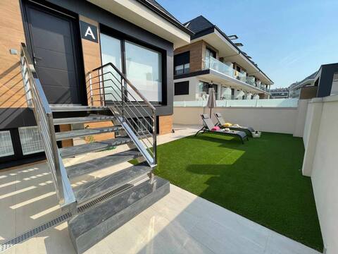 Adosado A. con Jardin. Entreplayas.Foz