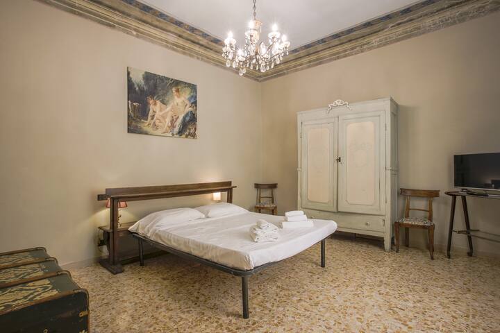 Myosotis – Sweet Dreams in Florence gallery image 4