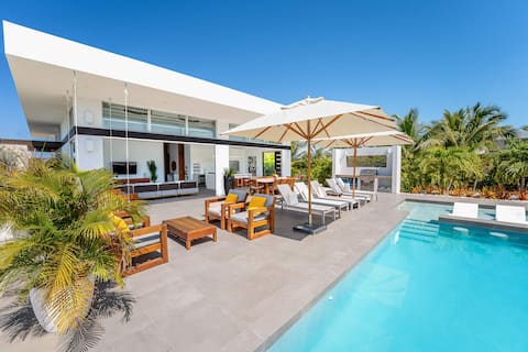 Ideal Family Beach Retreat with Pool & Activities