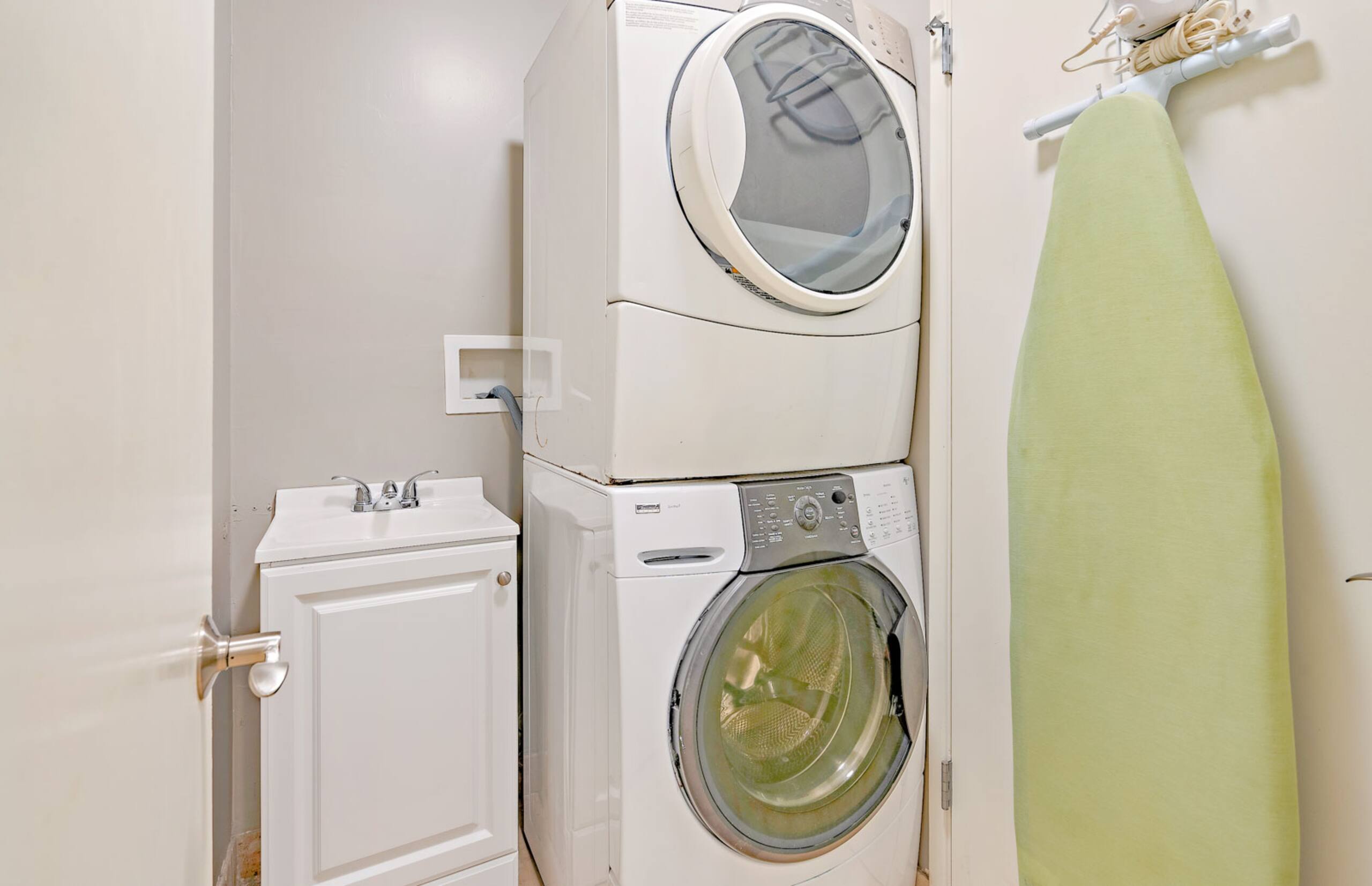 Condo in Lahaina · ★4.8 · 2 bedrooms · 3 beds · 2 baths - Image 30
