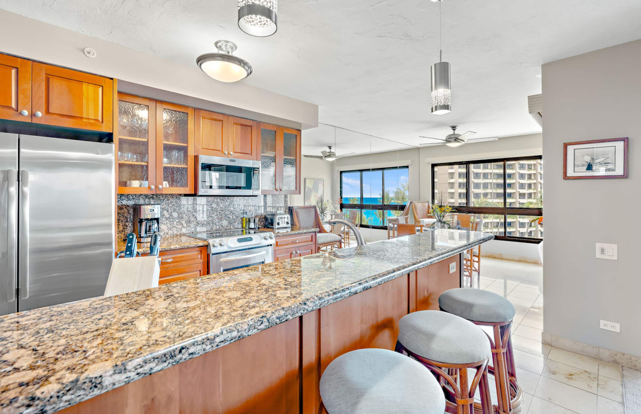 Condo in Lahaina · ★4.8 · 2 bedrooms · 3 beds · 2 baths - Image 5