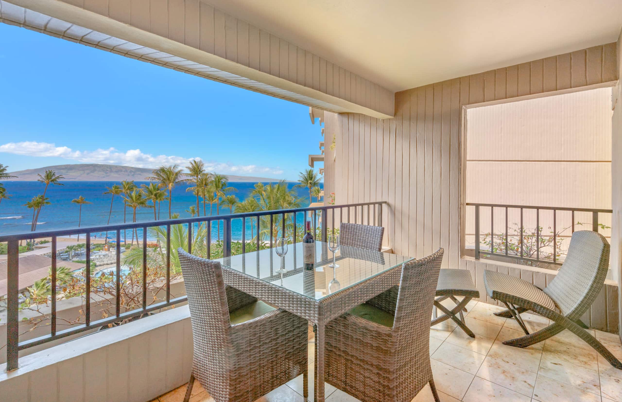 Condo in Lahaina · ★4.8 · 2 bedrooms · 3 beds · 2 baths - Image 2