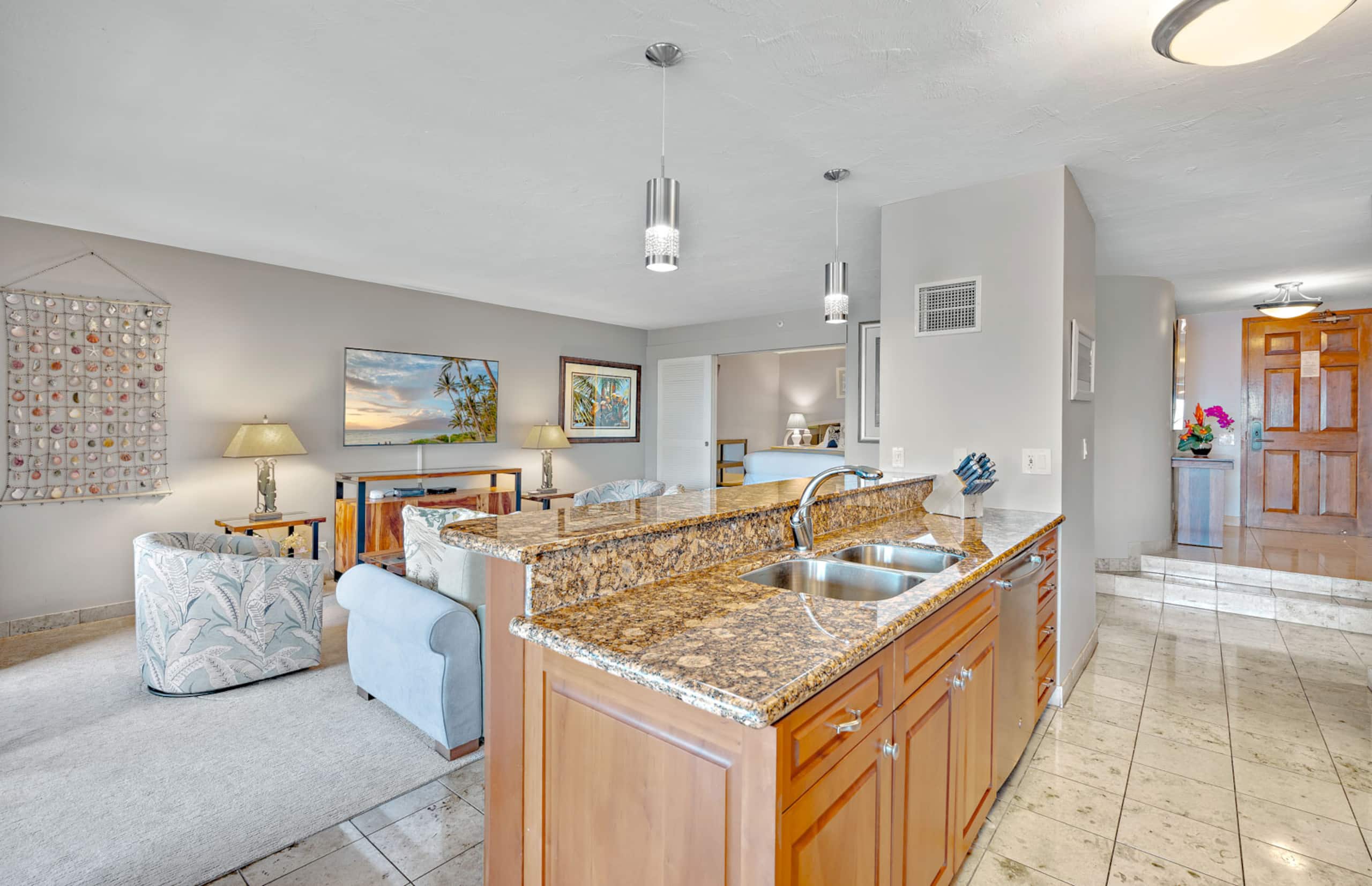 Condo in Lahaina · ★4.8 · 2 bedrooms · 3 beds · 2 baths - Image 13