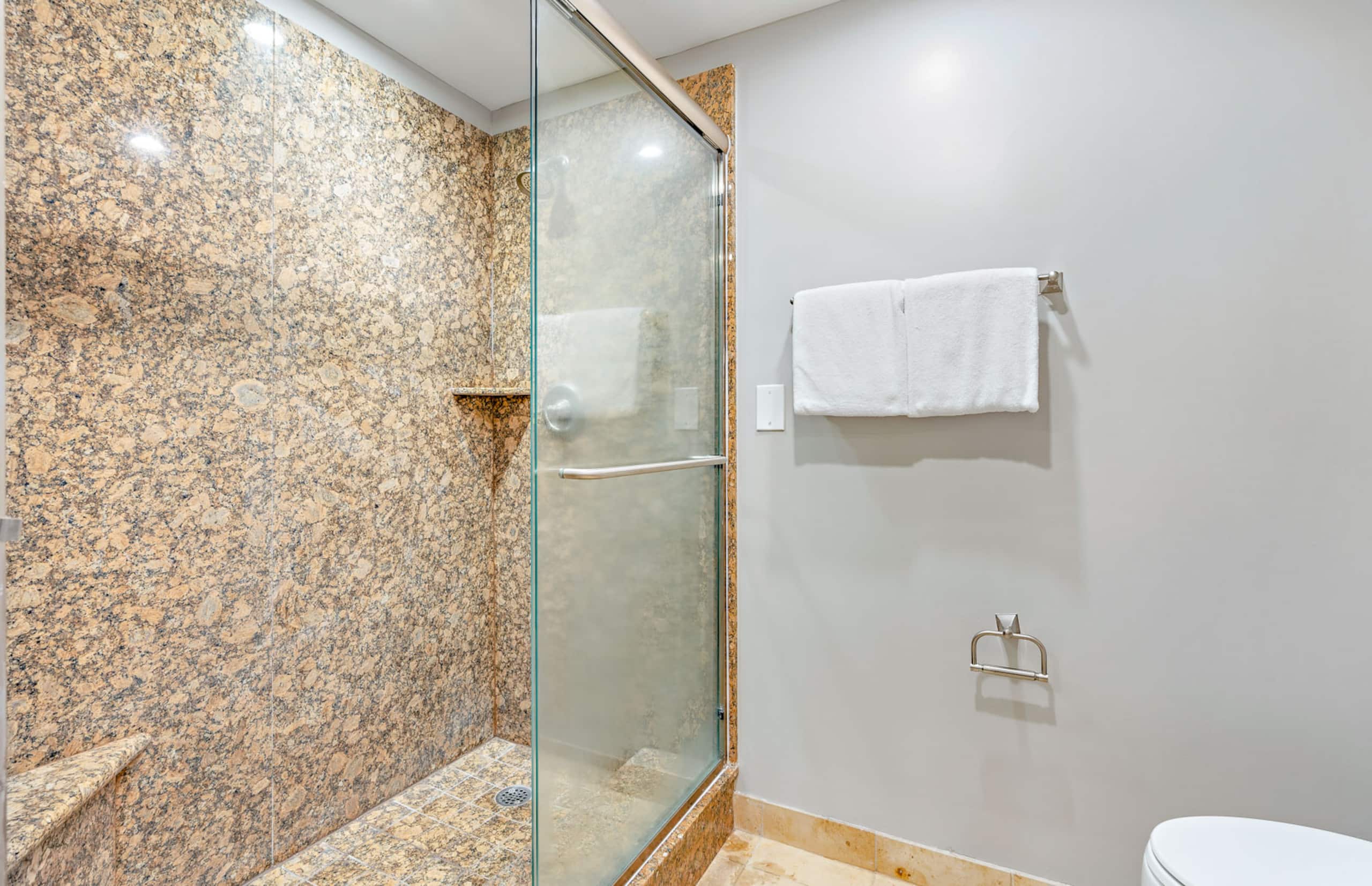 Condo in Lahaina · ★4.8 · 2 bedrooms · 3 beds · 2 baths - Image 29