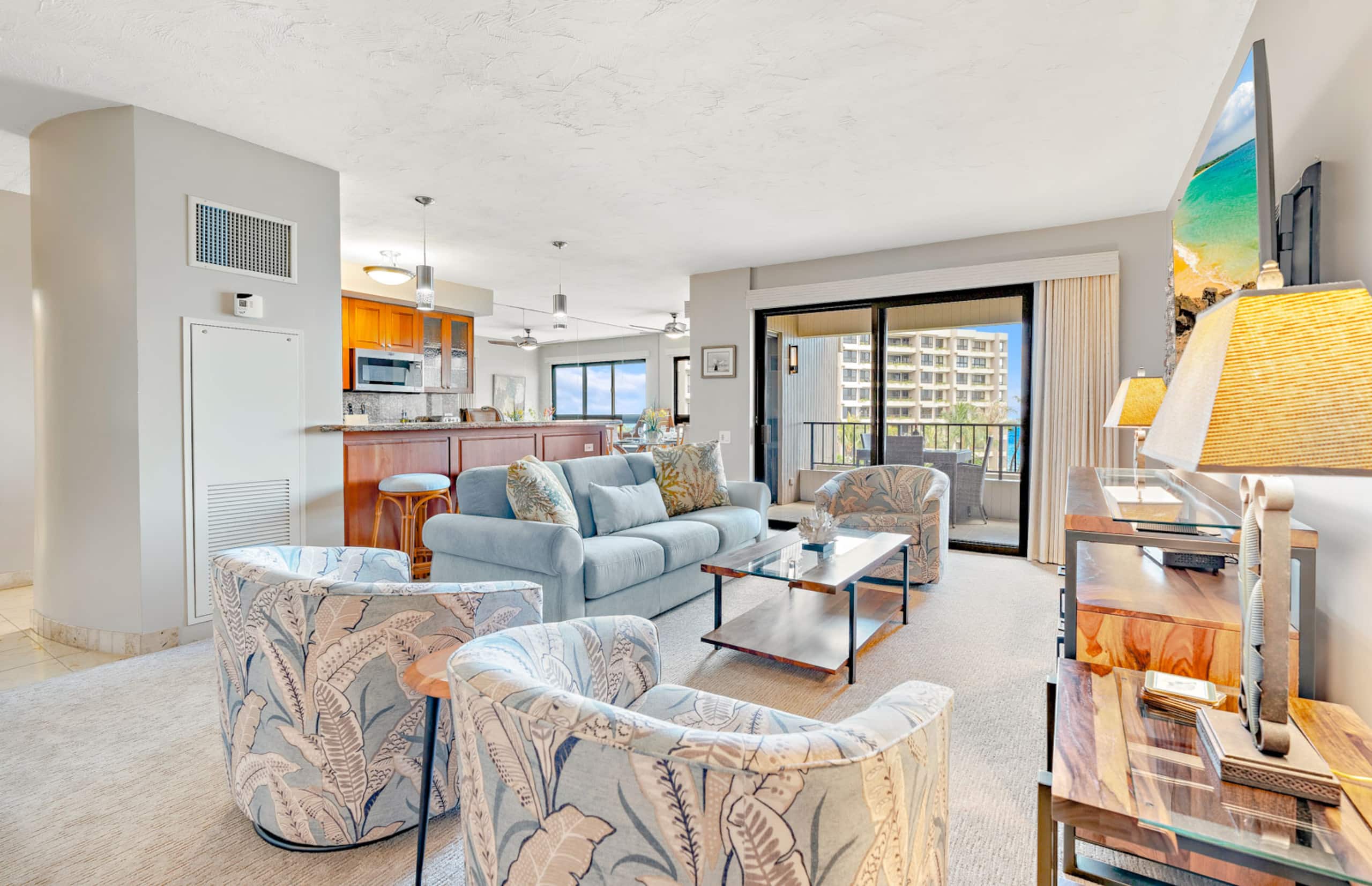 Condo in Lahaina · ★4.8 · 2 bedrooms · 3 beds · 2 baths - Image 14