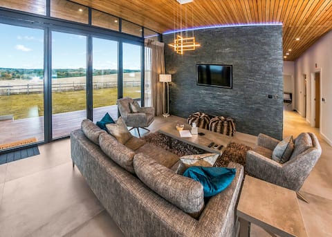 Oak Lodge