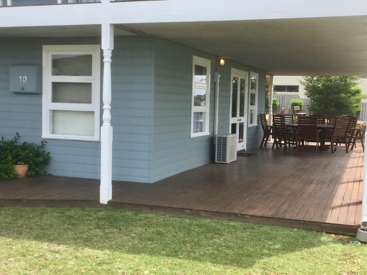 Successful Airbnb property: Ellis Street Studio - you can see right out over the river to the ocean in Augusta