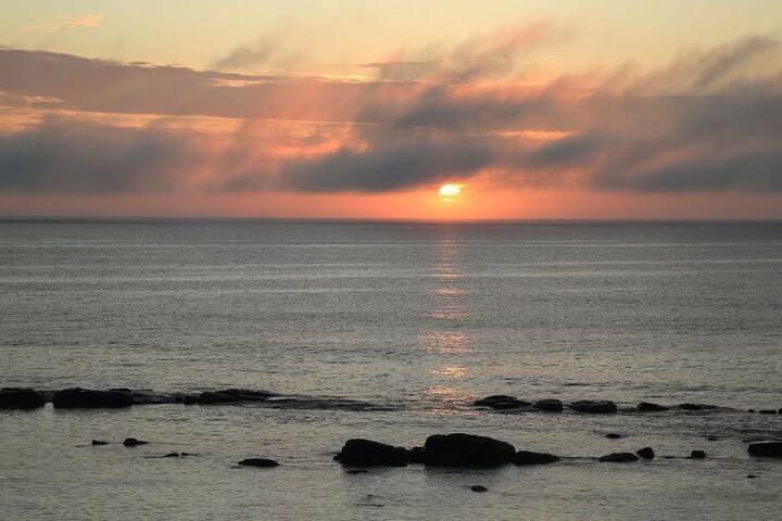 Augusta Beachfront Accommodation – watch the whales go past or over the road for a swim gallery image 2