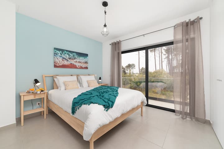 Villa Pataias היא וילת נופש מודרנית הממוקמת באזור שקט בפטאיאס במרחק הליכה מחופי החוף המערבי