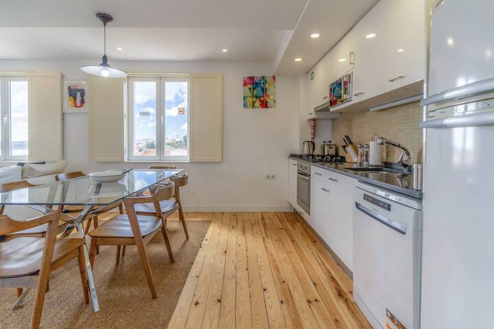 LV Premier P.Real PI1- Central/River Views/Terrace gallery image 3