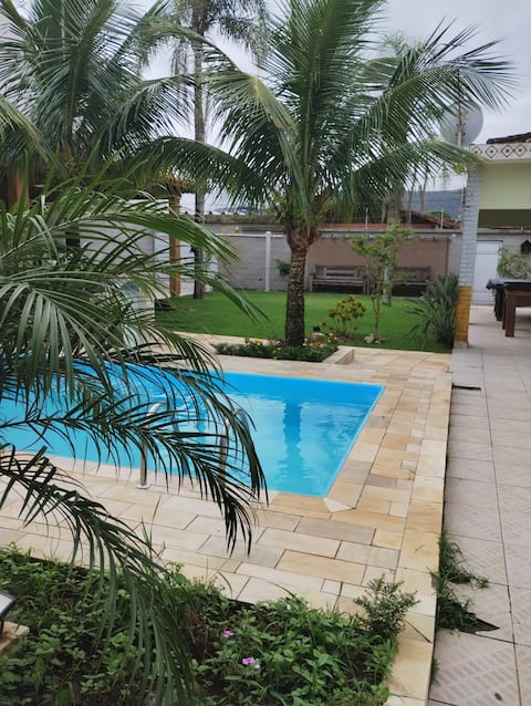 Family 6 Bedrooms 300m Beach 4 cars tv75 inch