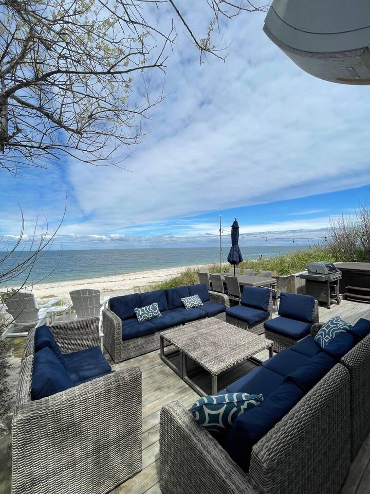 Chic Beach House Waterfront Vineyards Hot Tub Houses for Rent in Wading River New York United States Airbnb