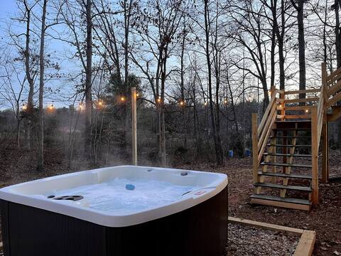 Spacious 3 BR • Hot Tub • Wine Trail • Wintergreen