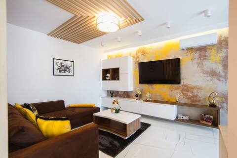 Romantic getaway at West Residence