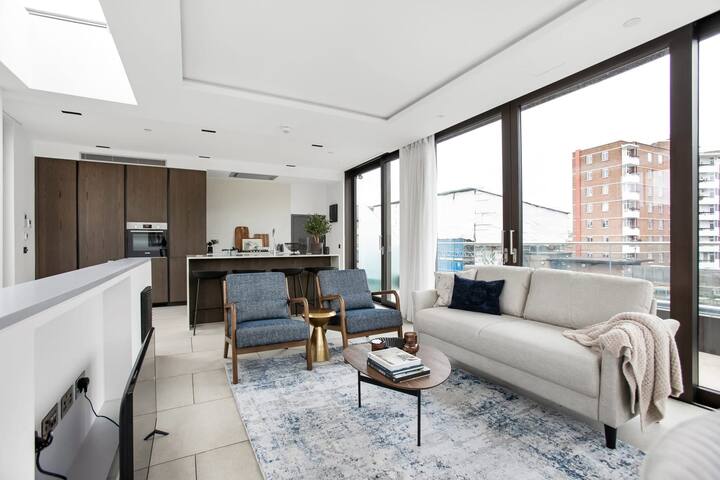 Stunning Private Terrace Penthouse 3 Bedroom AC gallery image 2