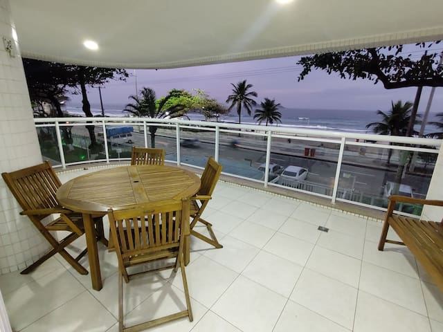 FABULOUS SEA FRONT APT WITH BALCONY AND LANAI VIEW #B2-005