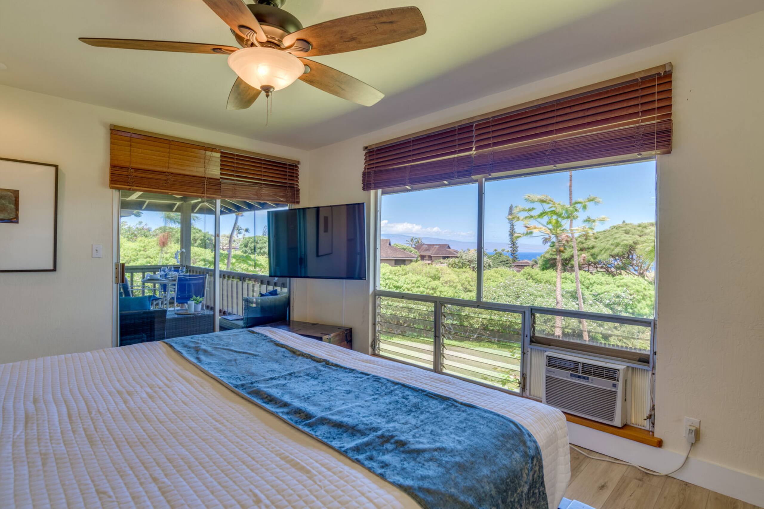 Condo in Lahaina · ★4.82 · 2 bedrooms · 2 beds · 2 baths - Image 14