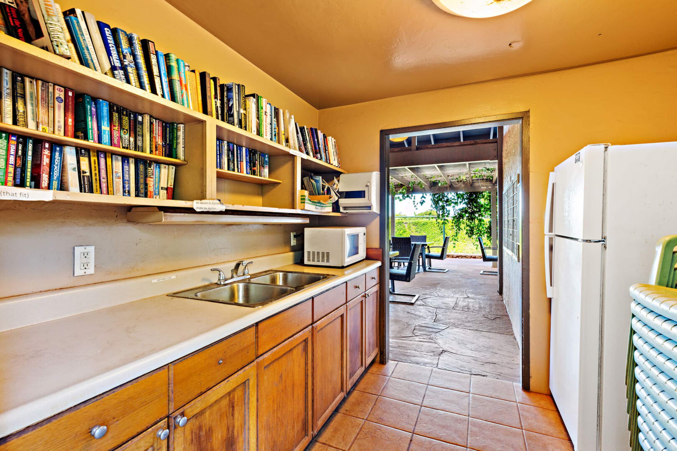 Condo in Lahaina · ★4.82 · 2 bedrooms · 2 beds · 2 baths - Image 27