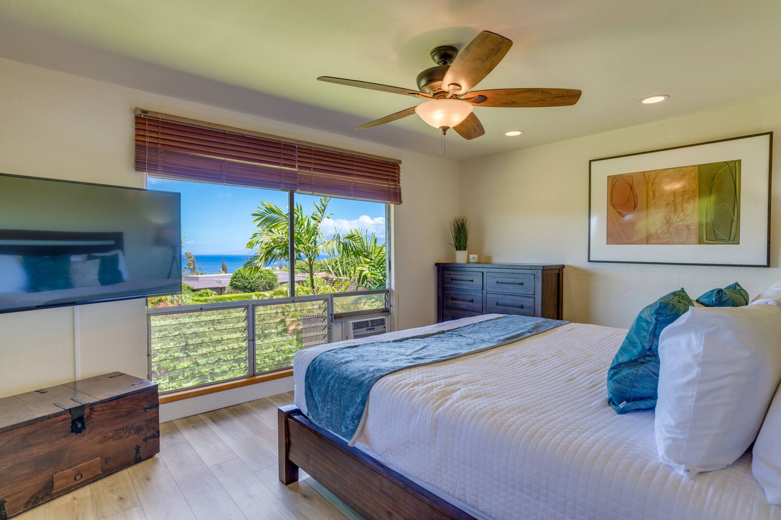 Condo in Lahaina · ★4.82 · 2 bedrooms · 2 beds · 2 baths - Image 13