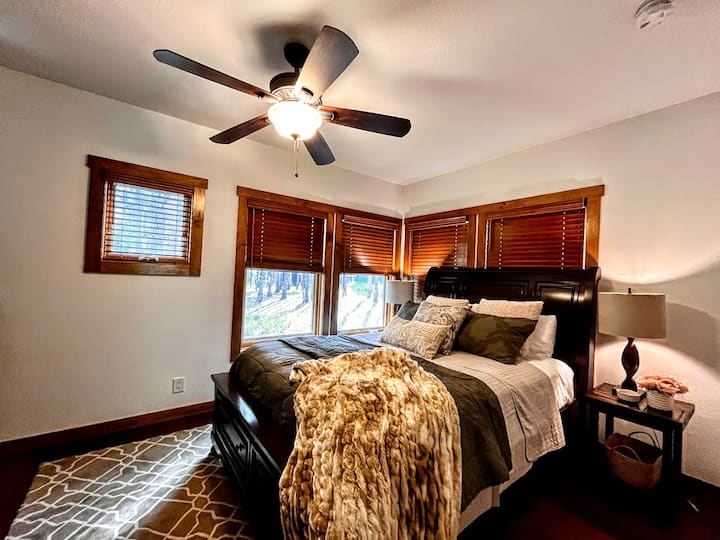 Útulná spálňa na hlavnej úrovni