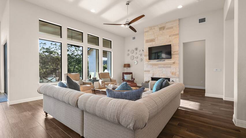 Football Fave – Waterfront, Private Mini Beach! gallery image 4