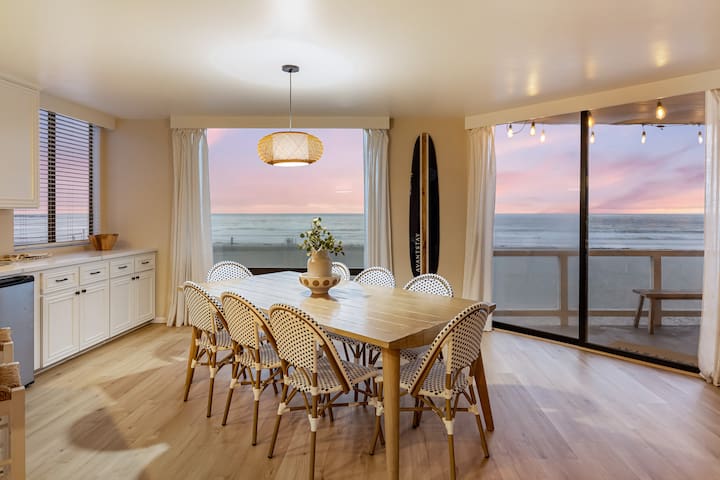 Belmont by AvantStay | Beachfront Home w/ Views