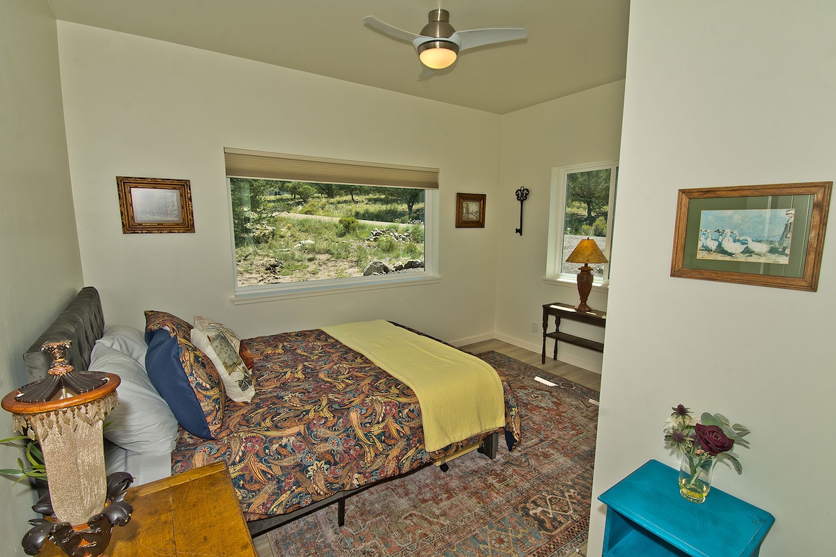 Bedroom with Queen Bed