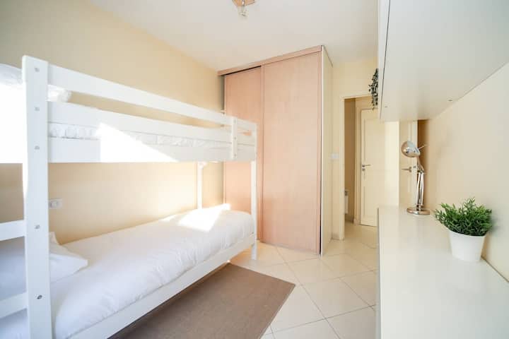 Chambre avec lits superposés