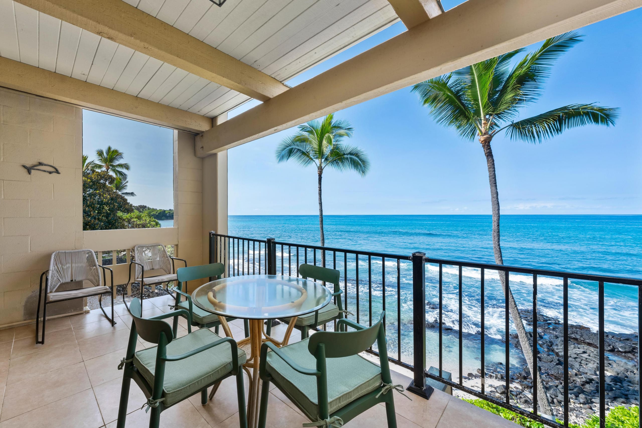 Condo in Kailua-Kona · ★4.67 · 3 bedrooms · 5 beds · 2 baths - Image 1