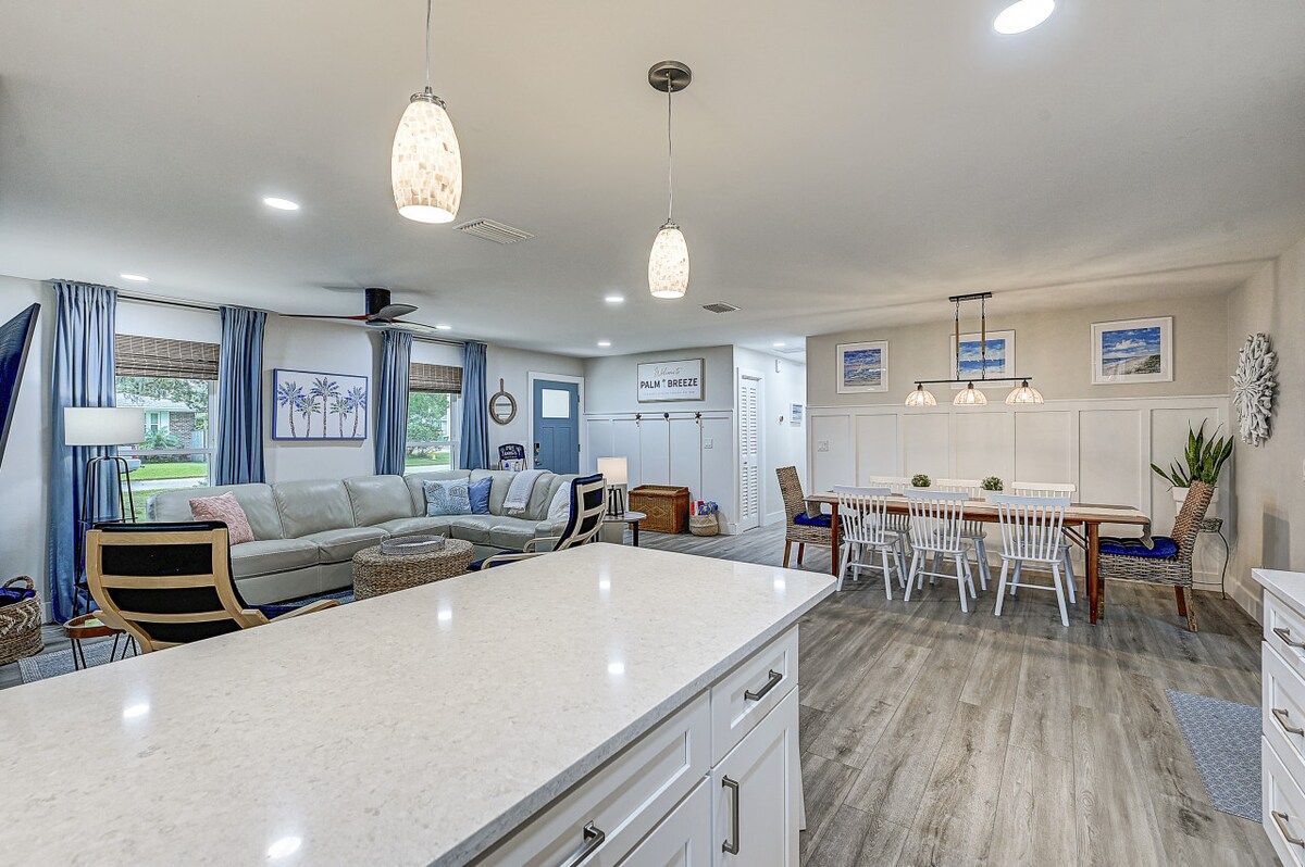 Popular Airbnb listing: Heated pool! Bikes, game room, & more! in Jacksonville Beach