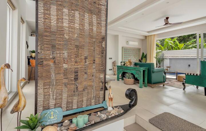 Living room image 8