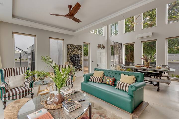 Living room image 6