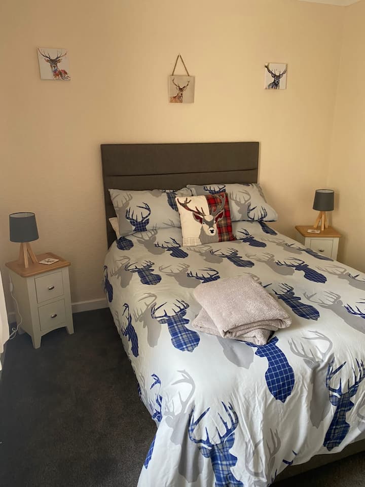 Stormy BnB Room 4, Portree Town Centre, Skye Bed and breakfasts for