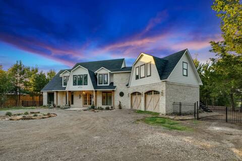 Paradise Mansion King6BR W Pool, Weddings, Forest
