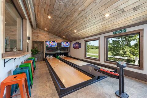 Bowling Waterfront Luxury MtnViews Pool Great Loc