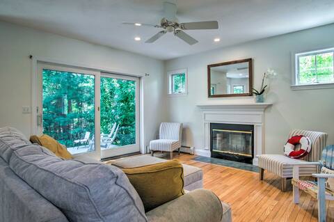 Marion Home w/ Private Deck < 1 Mi From Beach