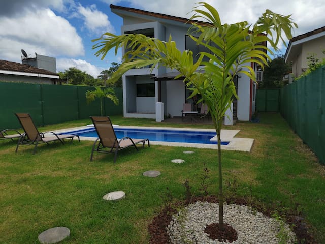 Casa Coatí - A portal to the tropic