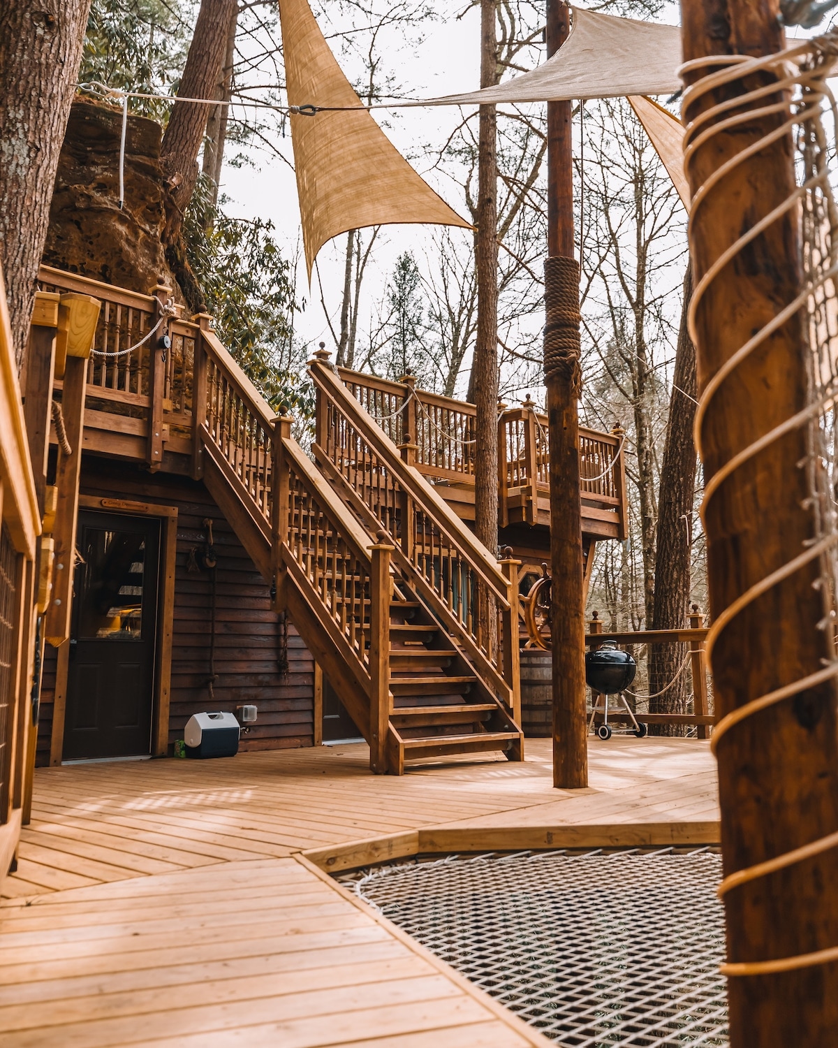 Sky Dancer a Pirate Ship in the Sky! - Treehouses for Rent in