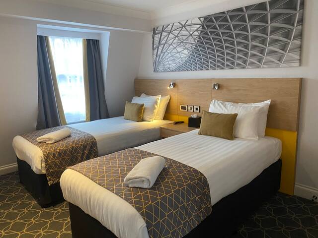 Two Bedroom Suite – St Pancras Hotel Group gallery image 2