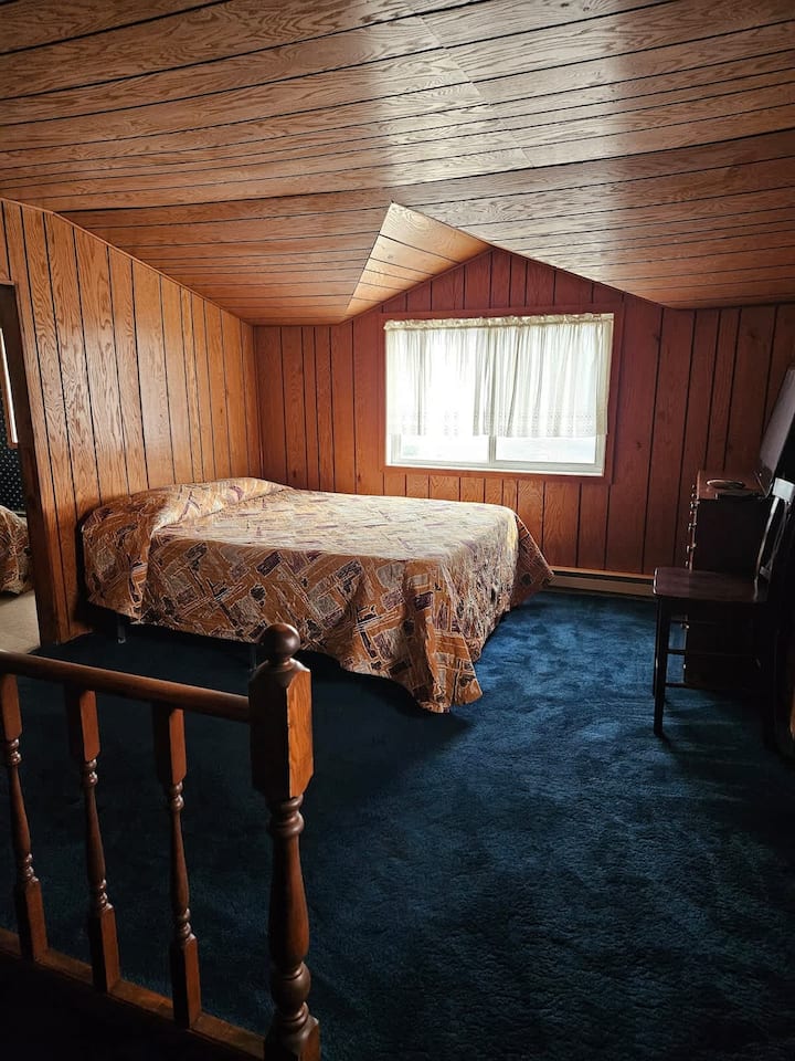 მაღლა საძინებელი 