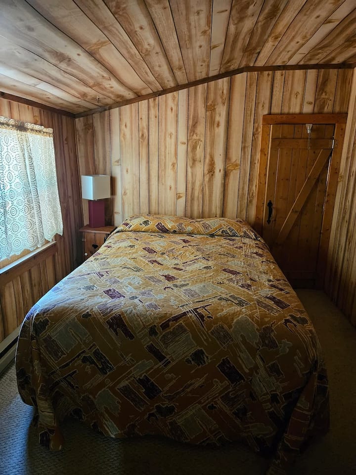 Საძინებელი ზემოთ