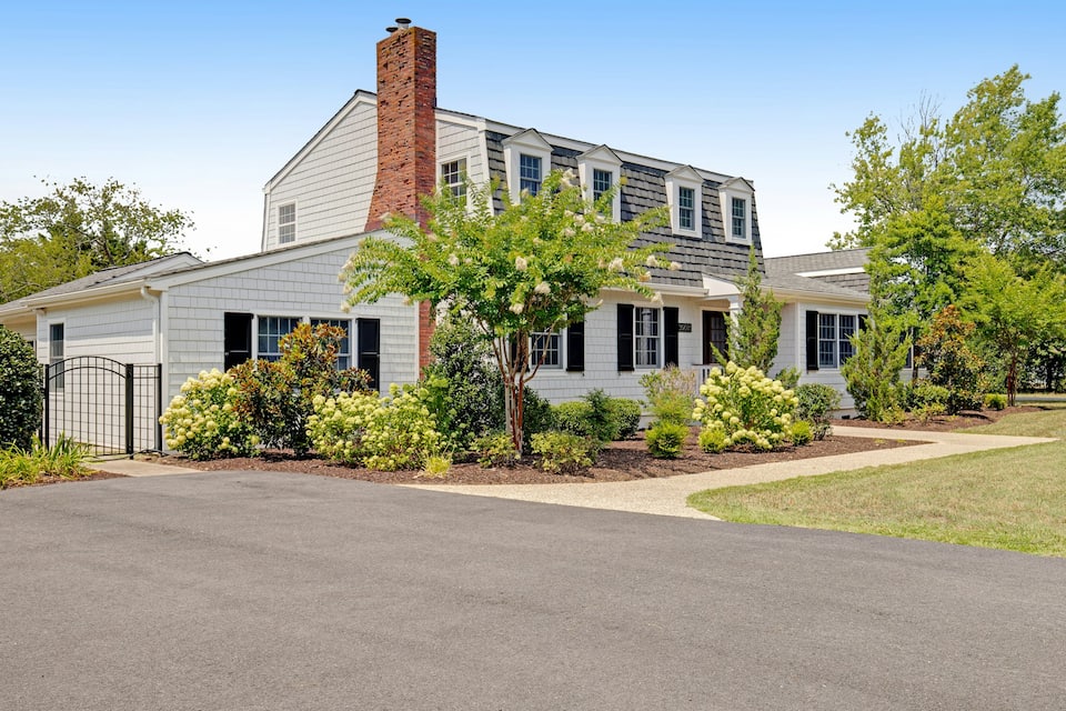 Top-earning Airbnb listing in Ocean View, 6 bedrooms