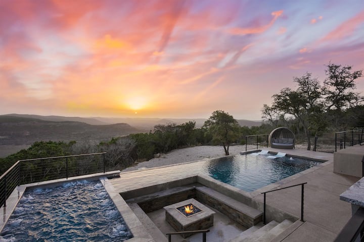 Infinity Pool•XL Hot Tub•Firepit•Views•Near River - Houses for Rent in ...