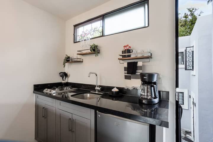 Hotel-style King Suite Apt In Centro By Rosewood - San Miguel de Allende