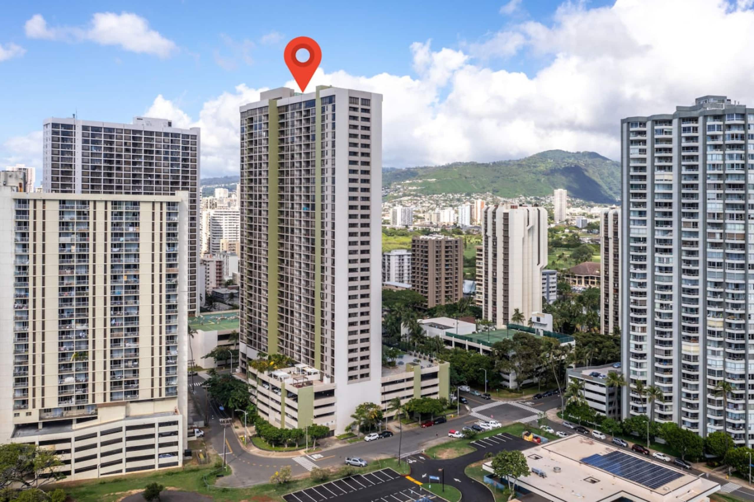 Condo in Honolulu · ★4.82 · 1 bedroom · 2 beds · 1 private bath - Image 33