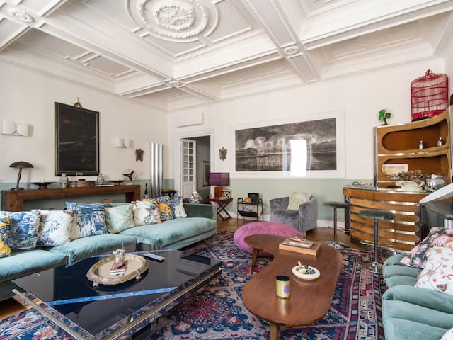 Spanish Steps Luxury Fashion Apartment gallery image 5