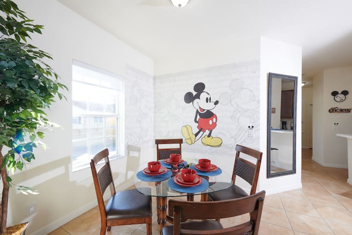 2. Disney House Close To The Parks