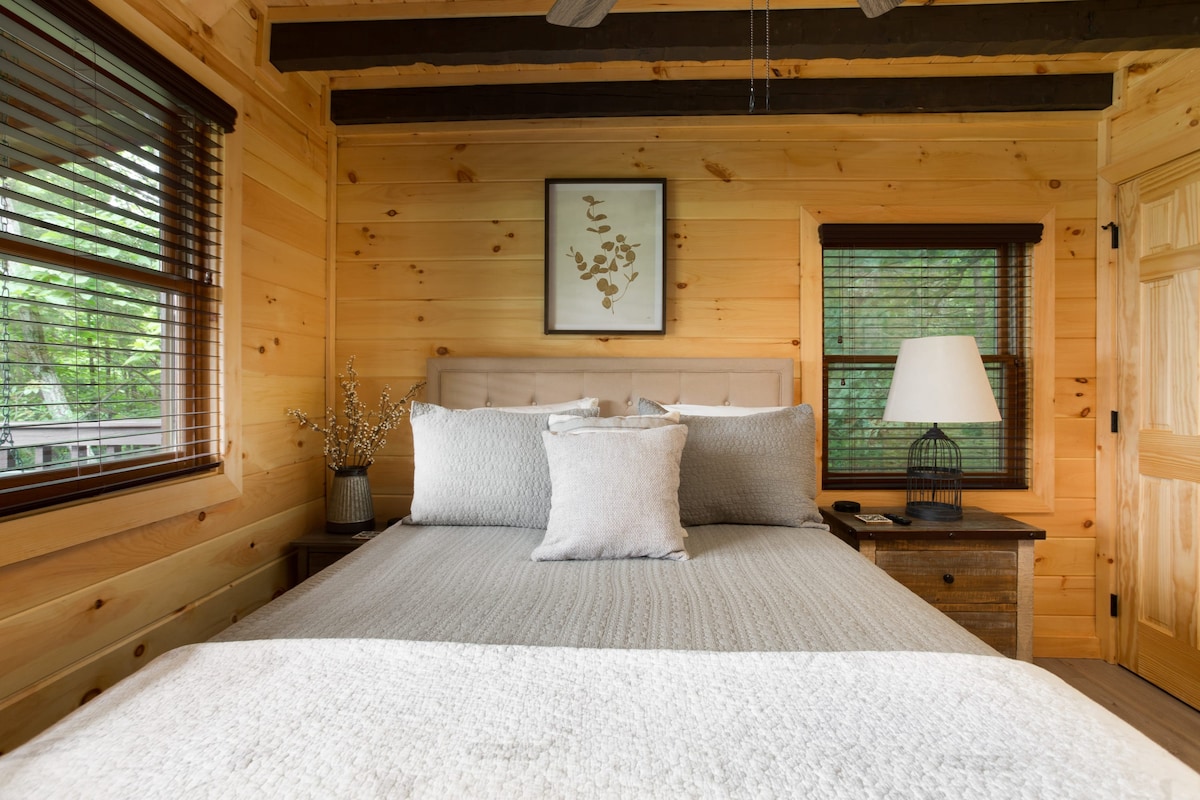 Dormitorio queen en el nivel principal